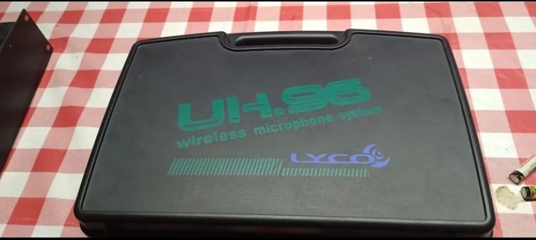 Microfone LAPELA Sem Fio Lyco UH 96..NOVONHO NA MALETA