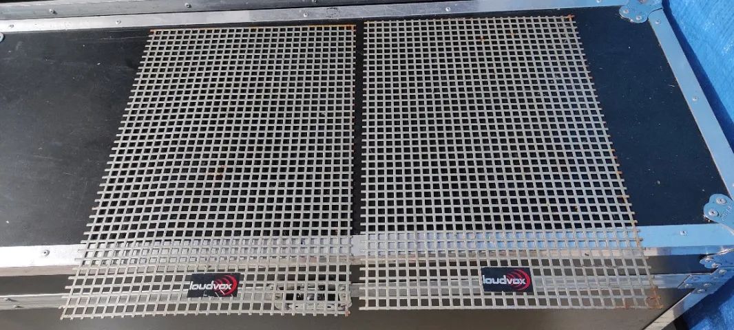 par de telas metal para caixas de som