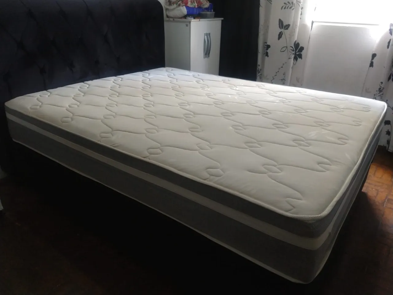Cama Box Queen Size Com Baú