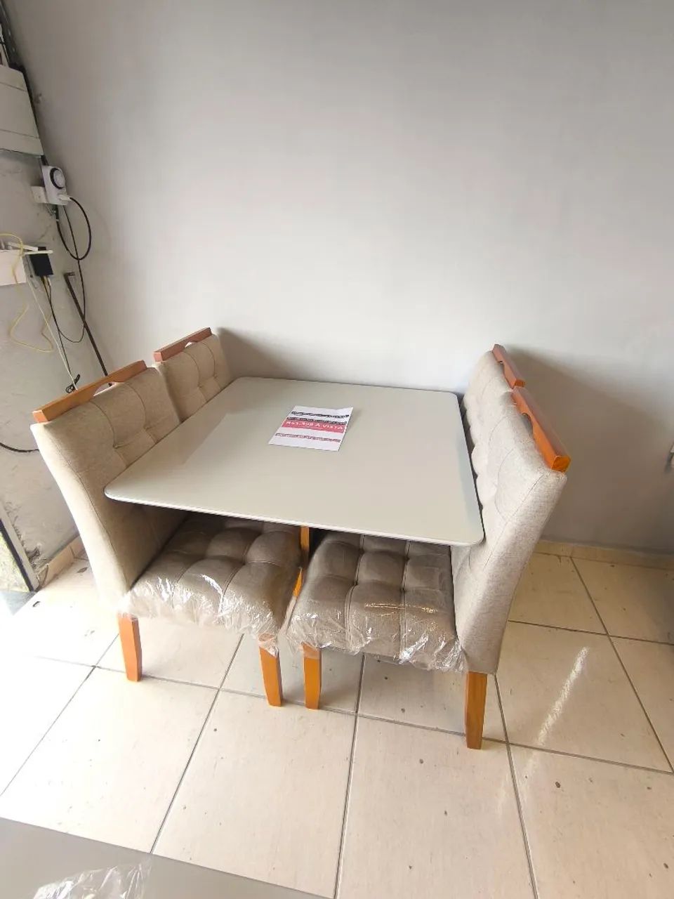 MESA DE JANTAR 0.90X0.90 +4 CADEIRAS - Foto 3