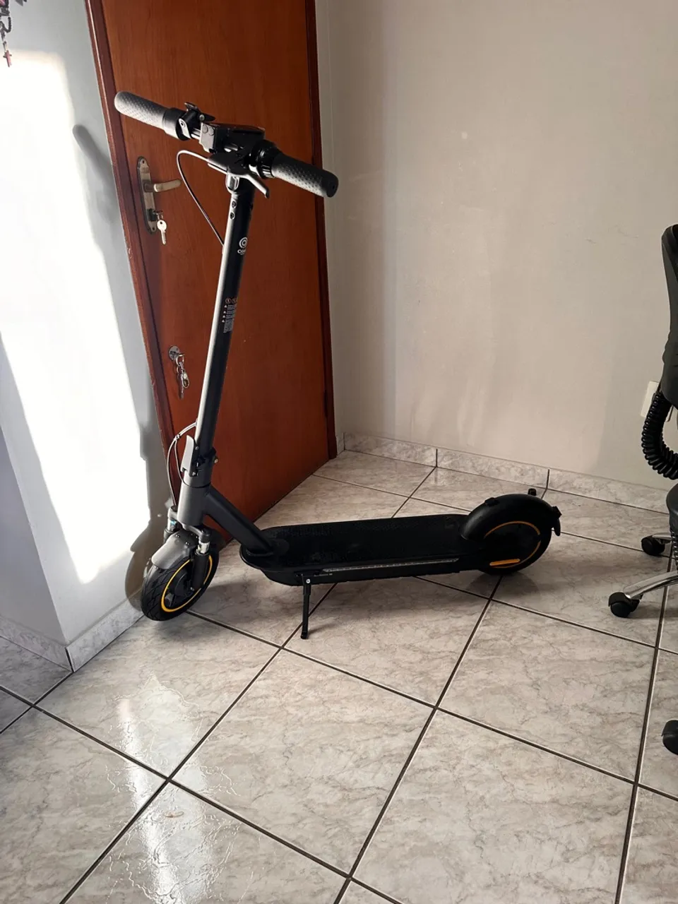 Patinete Elétrica C/amortecedor E Freio A Disco Até 45 Km/h