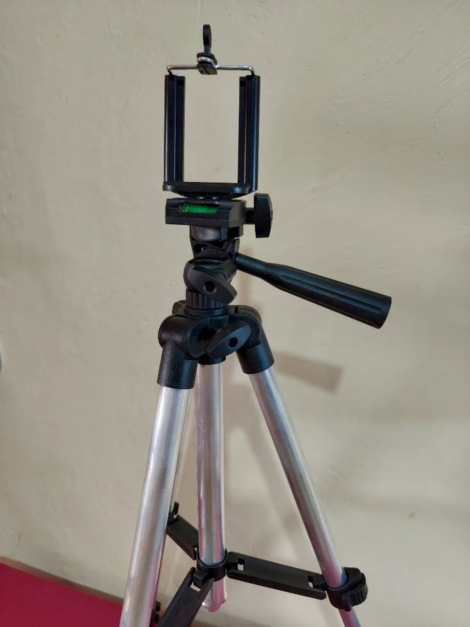 TRIPÉ 1,02m com Nível para Celulares e Câmera profissional  - Foto 2