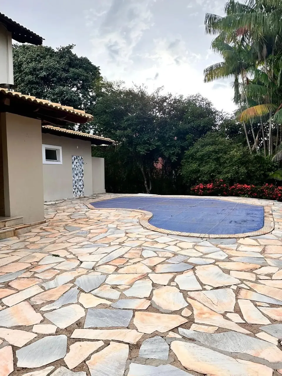 ALUGUEL - ALDEIA DO VALE