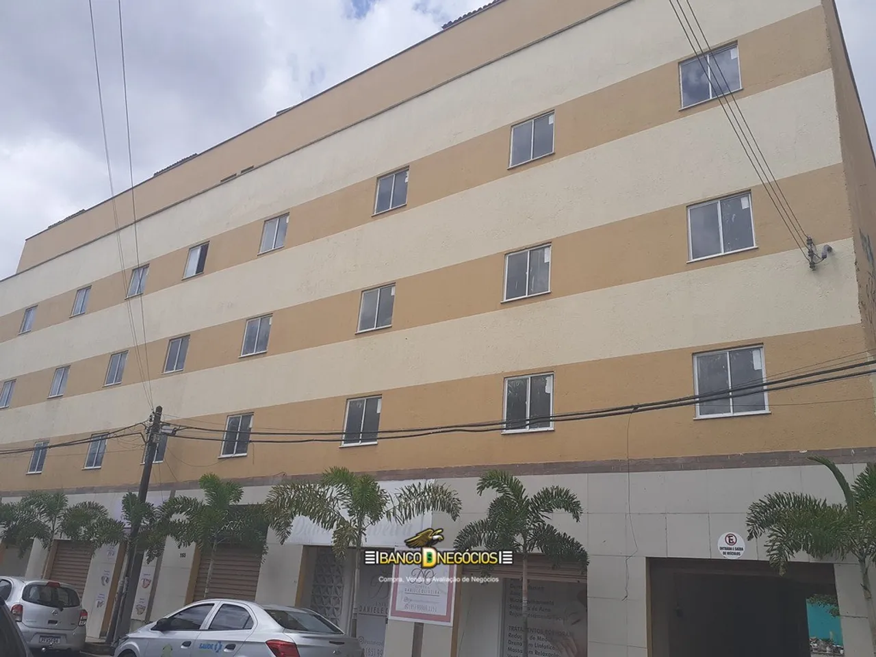 Hotel:49 suítes +30 Salas +11 Flats +8 Lojas +Rest