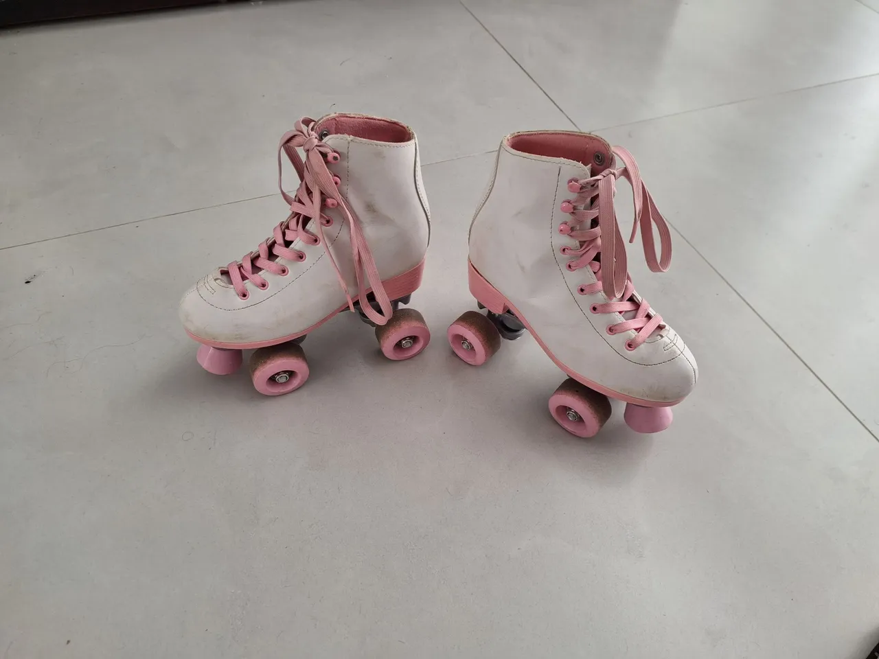 Patins Roller Derby Rosa e Branco