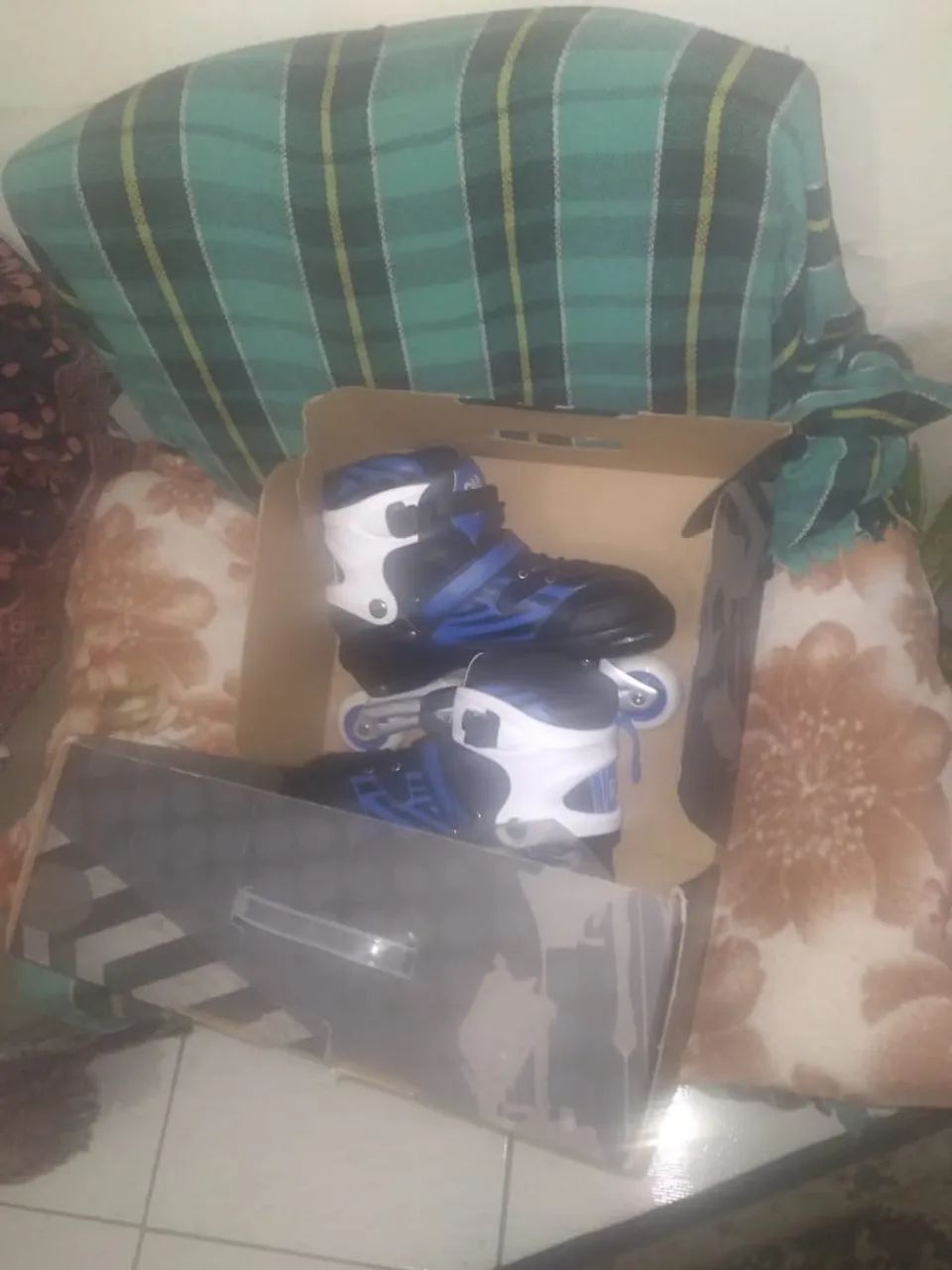 Patins Inline Ajustável - Tamanho 39-40 - Foto 2