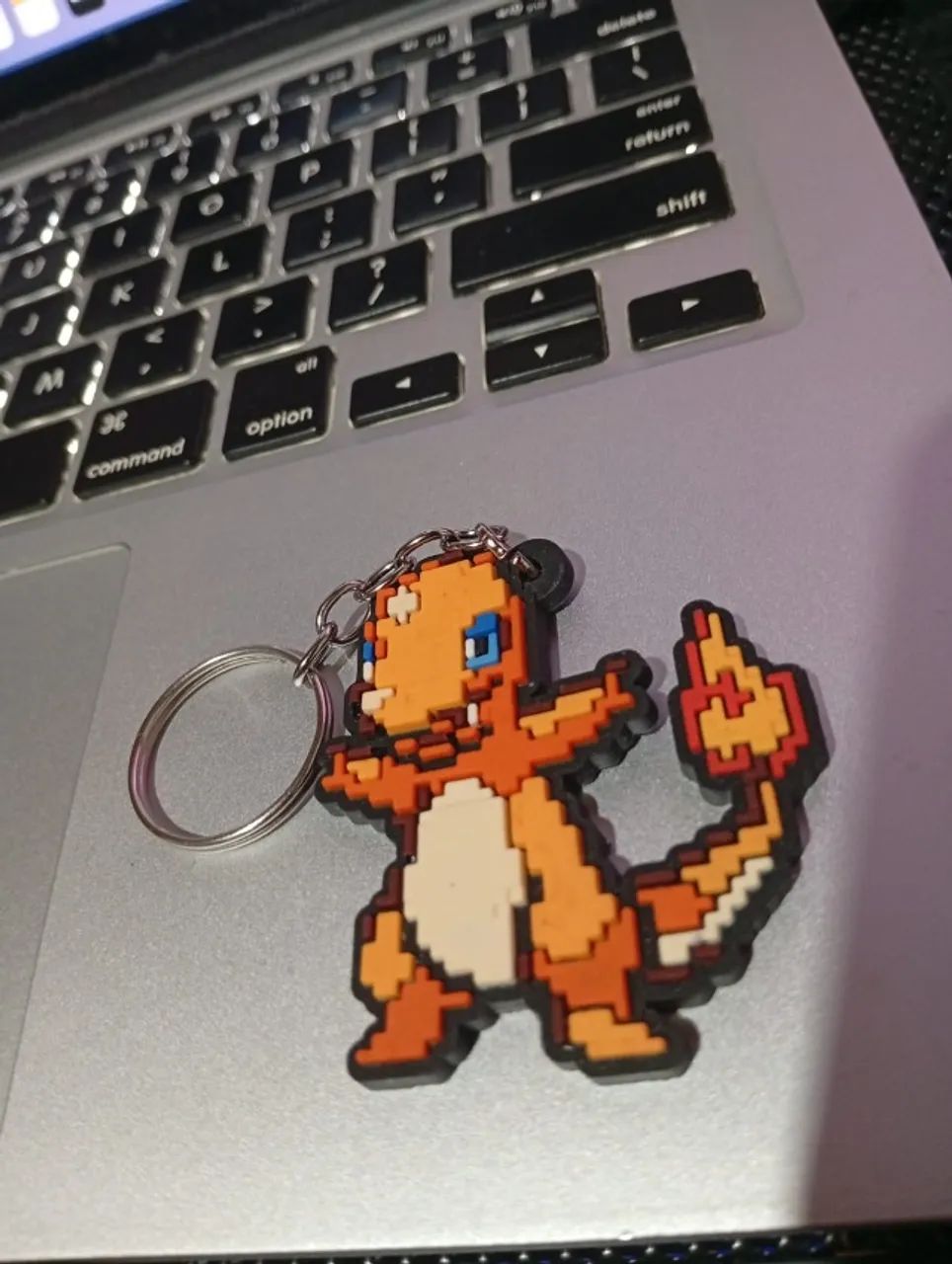 Chaveiro Pokemón do Charmander modelo 8bits Pixel art