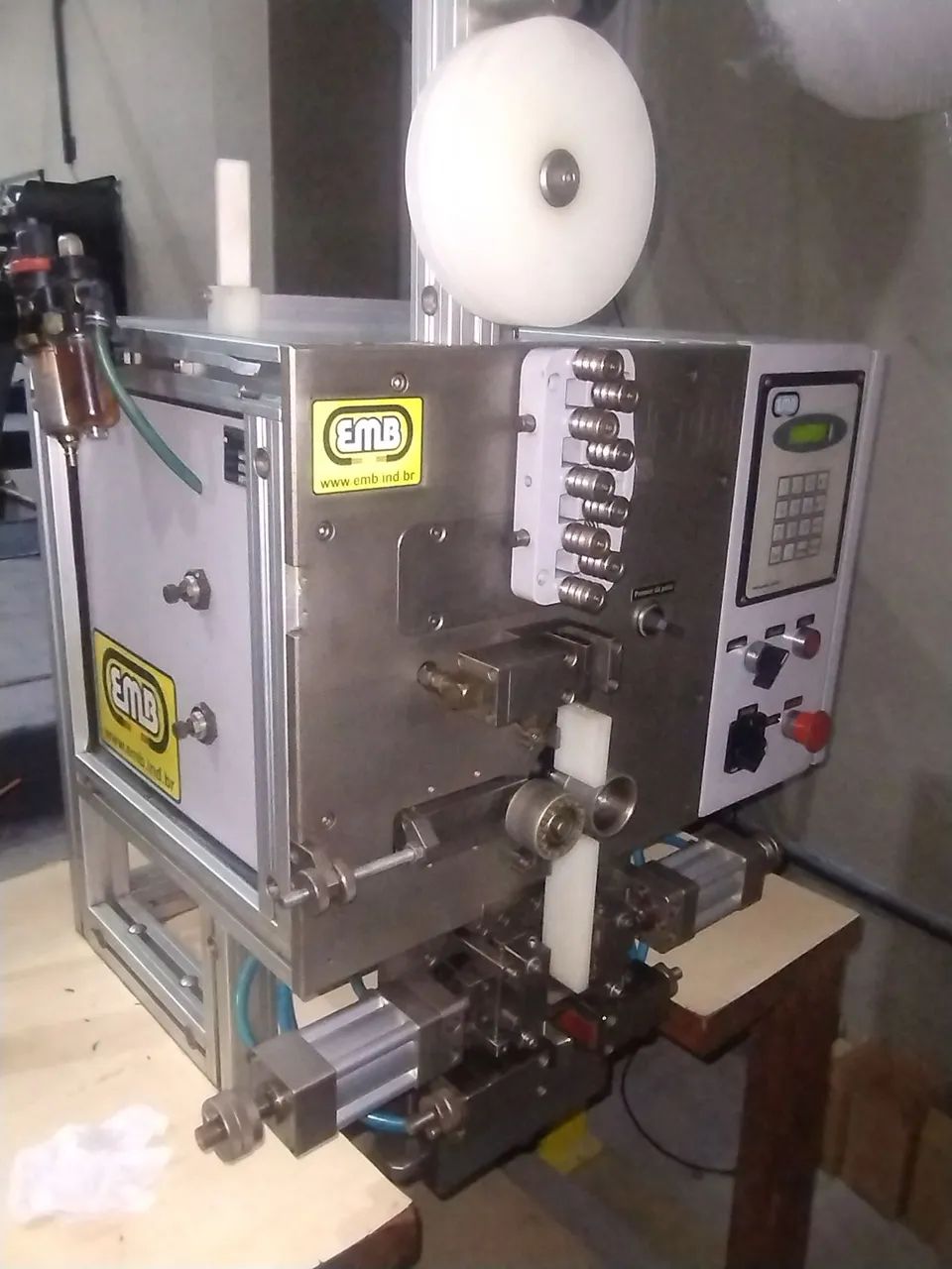 Máquina de cortar e decapar fios - Foto 3