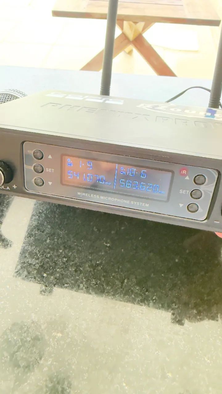 Par de Microfones Sem Fio Phoenix Pro PTU-71. - Foto 4