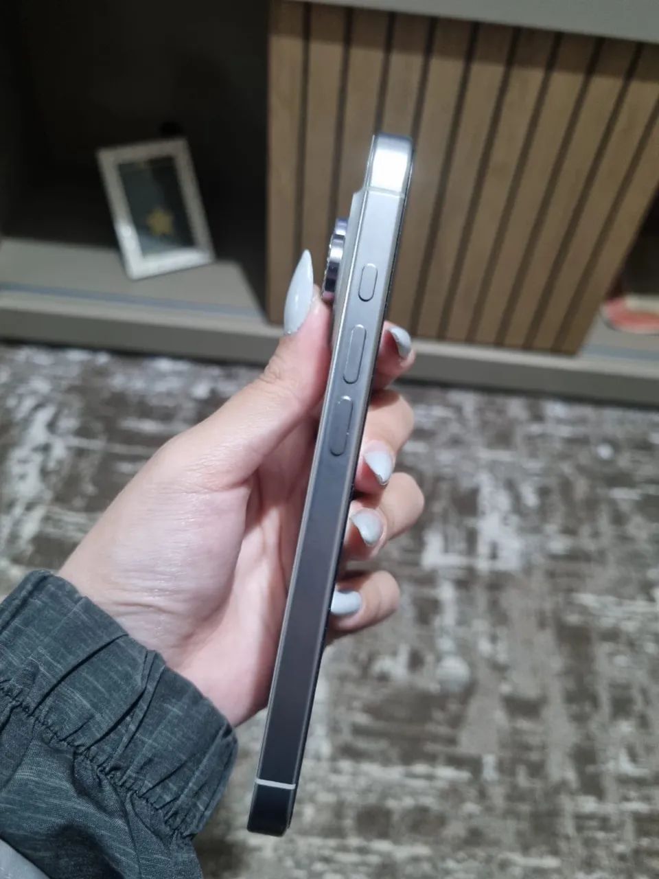 Vendo iphone 16 pro branco  - Foto 3
