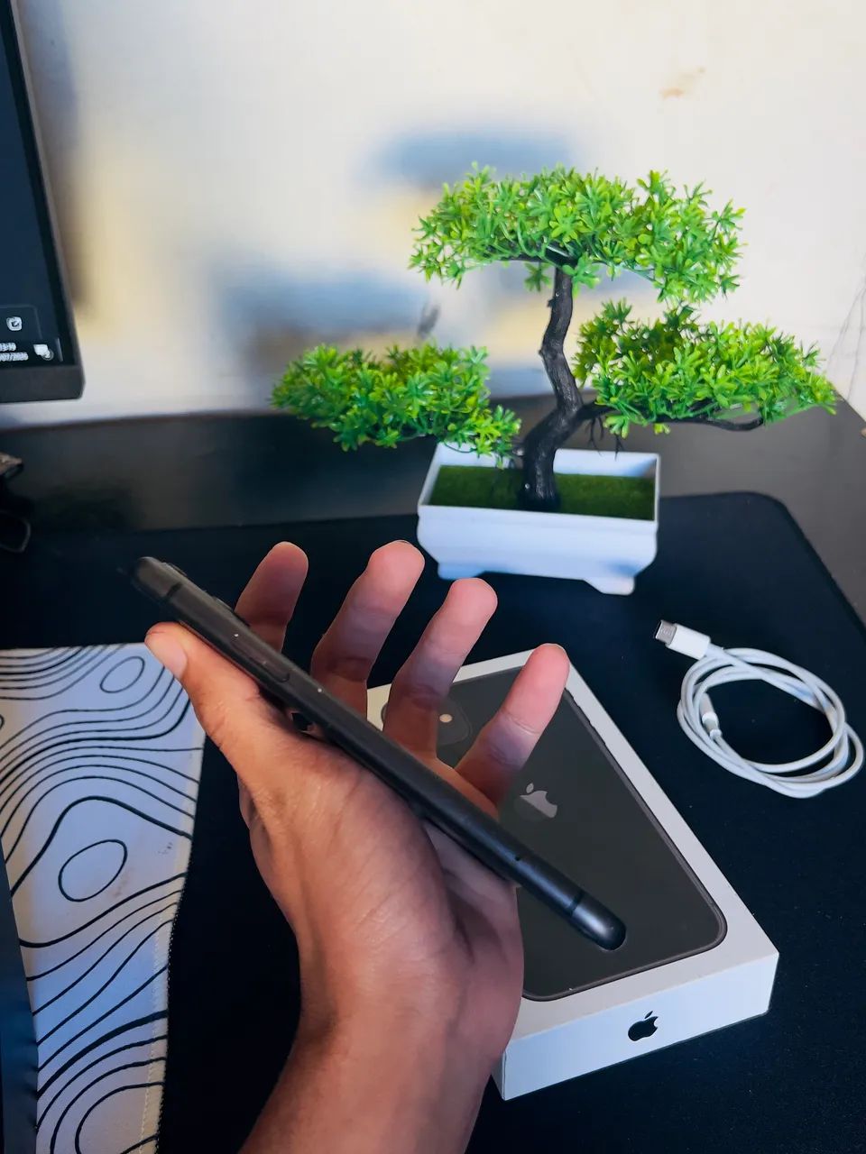 iPhone 11 Preto 128gb Com Caixa Original e cabo Lightning - Foto 5