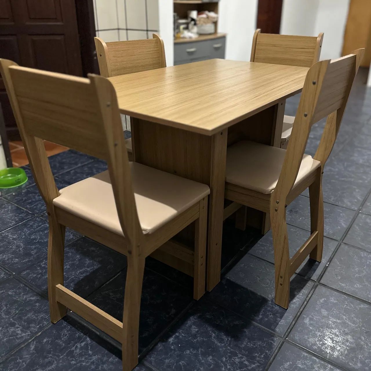 MESA DE JANTAR COM 04 CADEIRAS - Foto 3