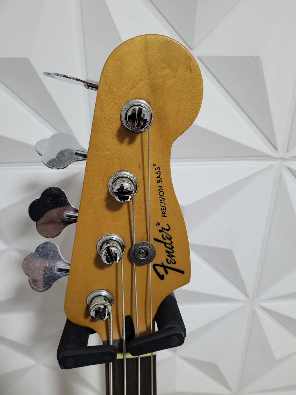 fender precision