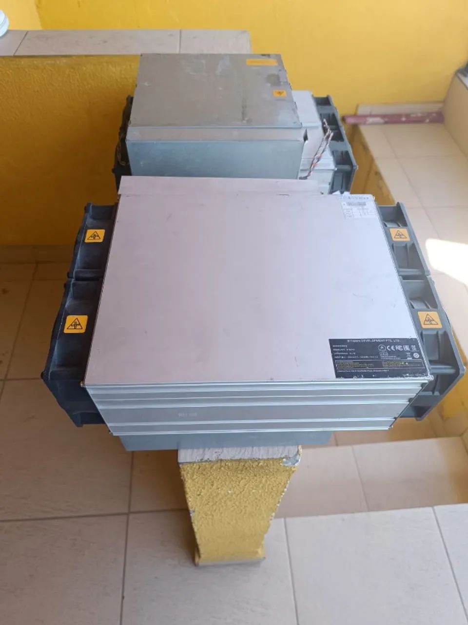 Mineradora De Bitcoin Bitmain S19k Pro 141th UNIDADE - Foto 4