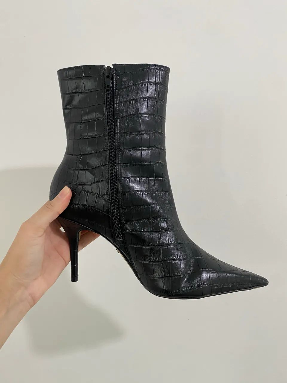 Bota Arezzo de couro TAMANHO: 37 - Foto 2