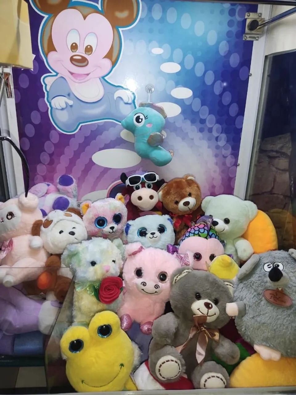 Máquina garra com 40 pelúcias