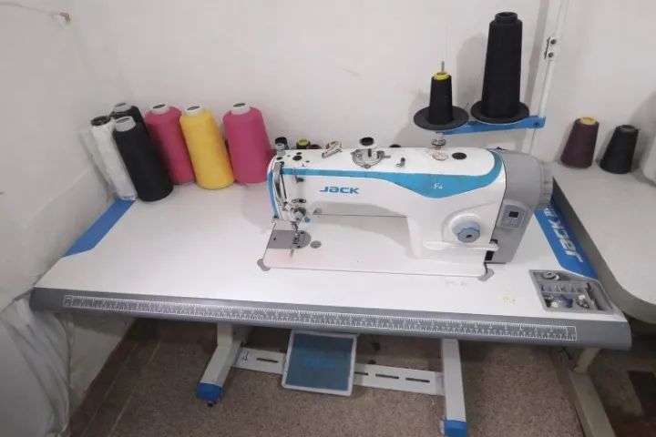 Máquina De Costura Industrial Reta Jack F4