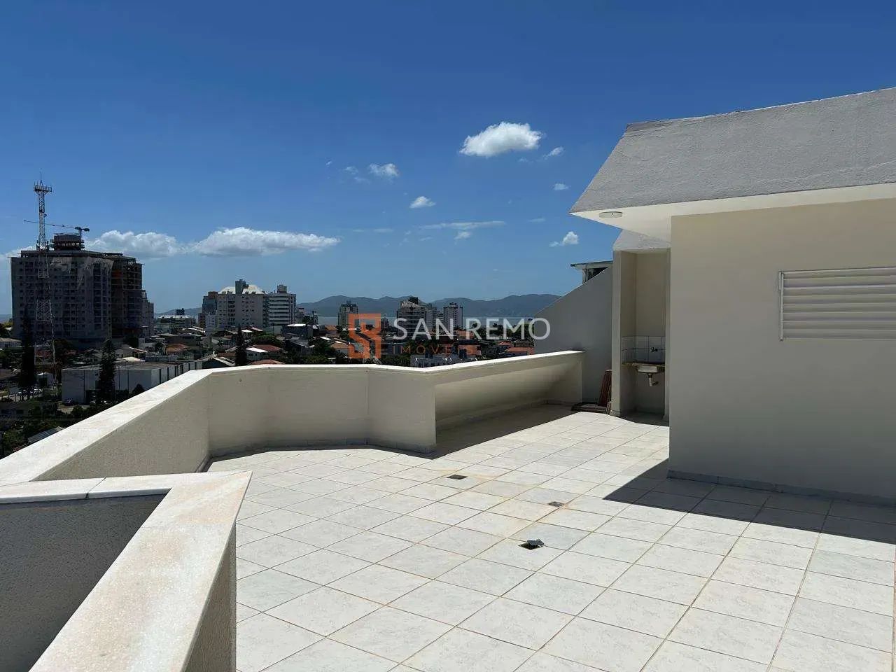 Cobertura Duplex com Vista para o Mar de 4 Quartos em Capoeiras - Florianópolis! - Foto 3