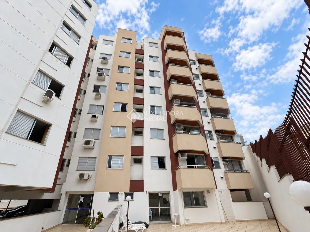 Apartamento com 90 m², 3 dormitórios e suíte na Trindade, próximo à UFSC - Foto 2