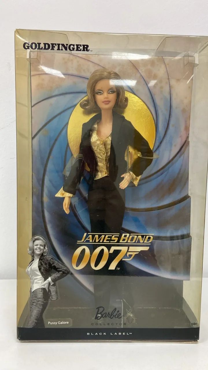 Barbie colecionável  007 goldfinger