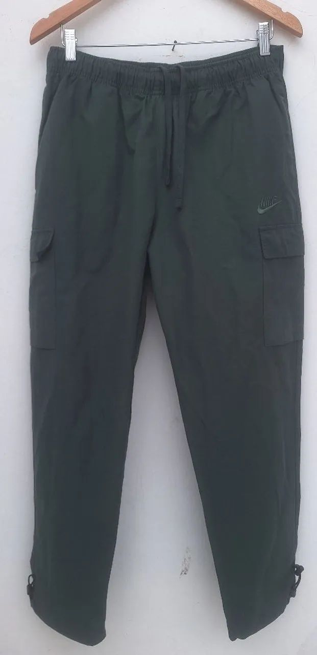 Calça cargo Nike verde militar