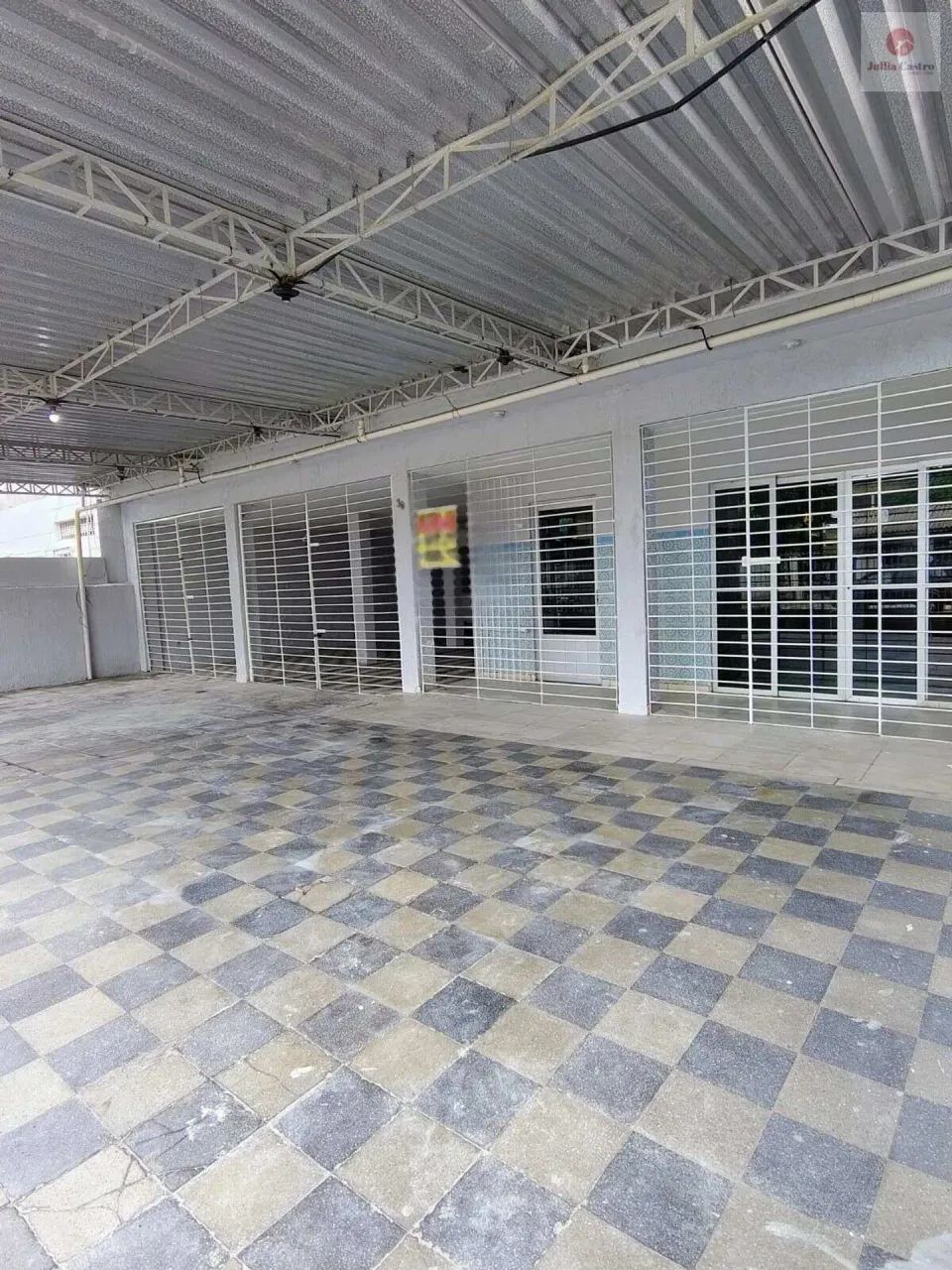 ALUGO ÓTIMA CASA COMERCIAL COM 8 QUARTOS| 1750M² EM SANTO AMARO - RECIFE