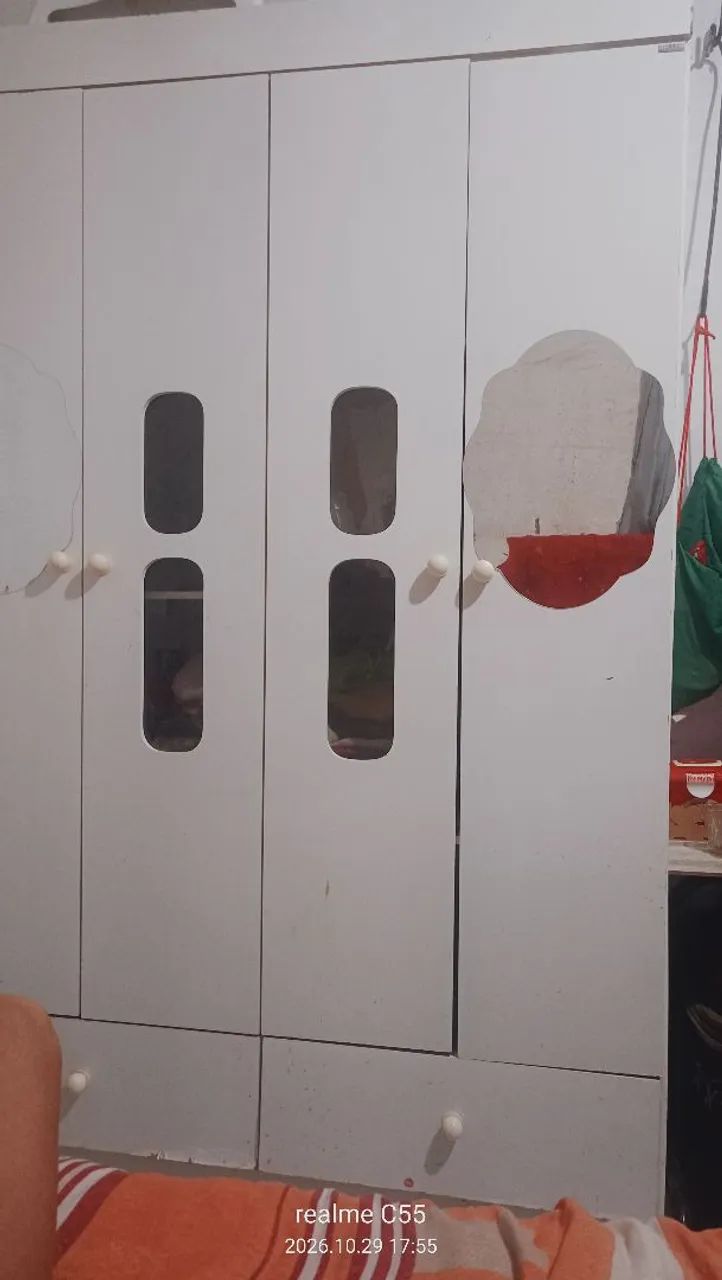 Vende se um Guarda roupa 