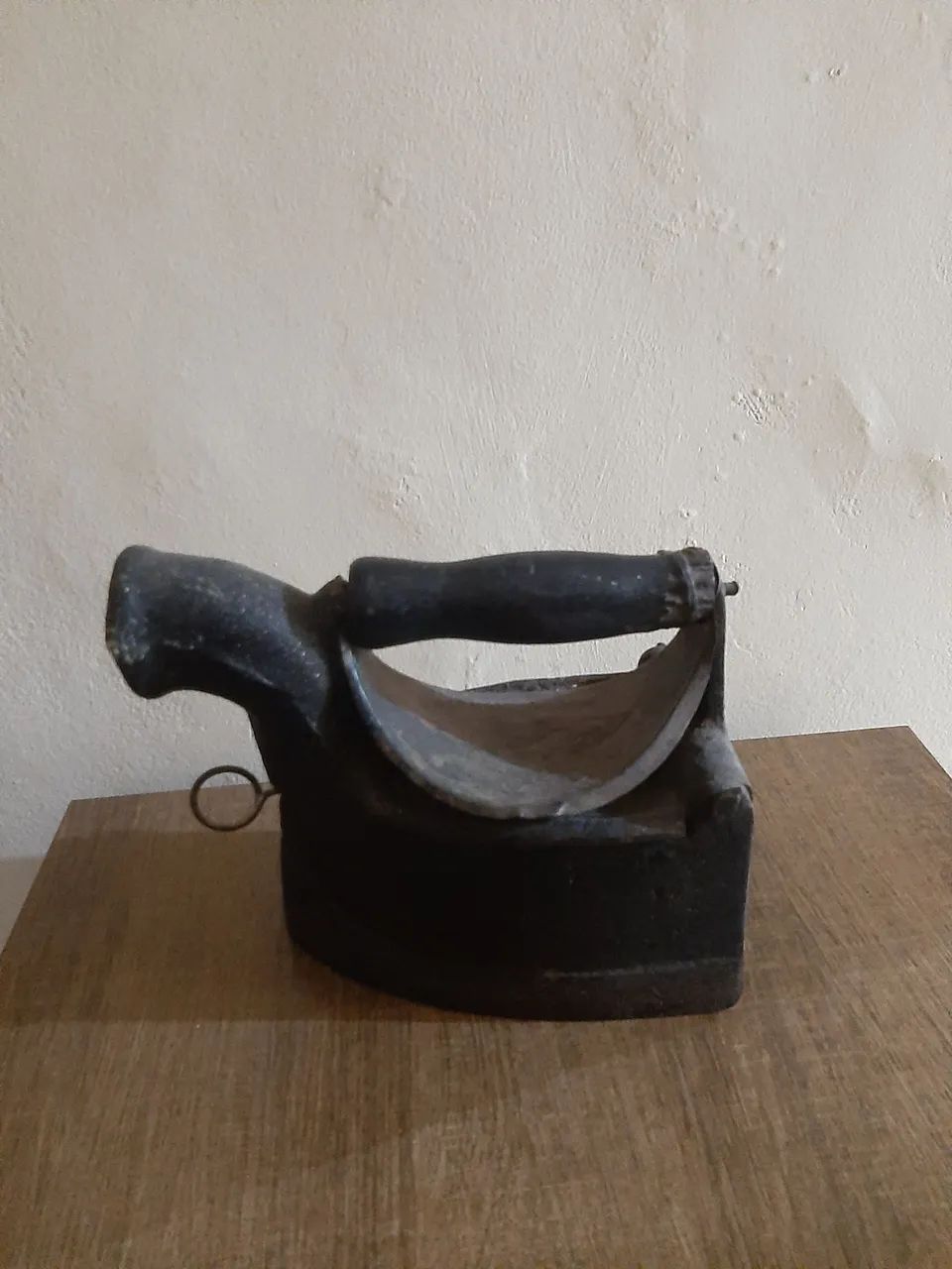 Ferro de passar antigo