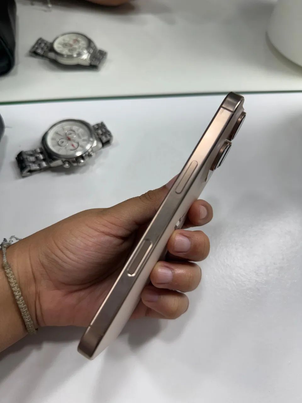 Iphone 16 Pro - Foto 3
