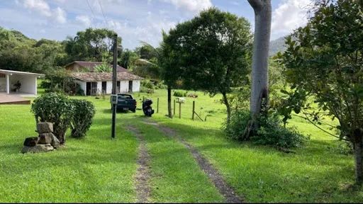 SITIO/ HARAS EM AREA URBANA EM FLORIANOPOLIS