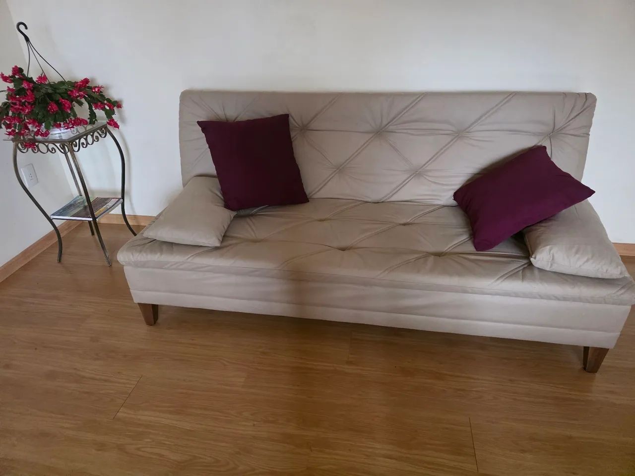 Vende-se sofá novo