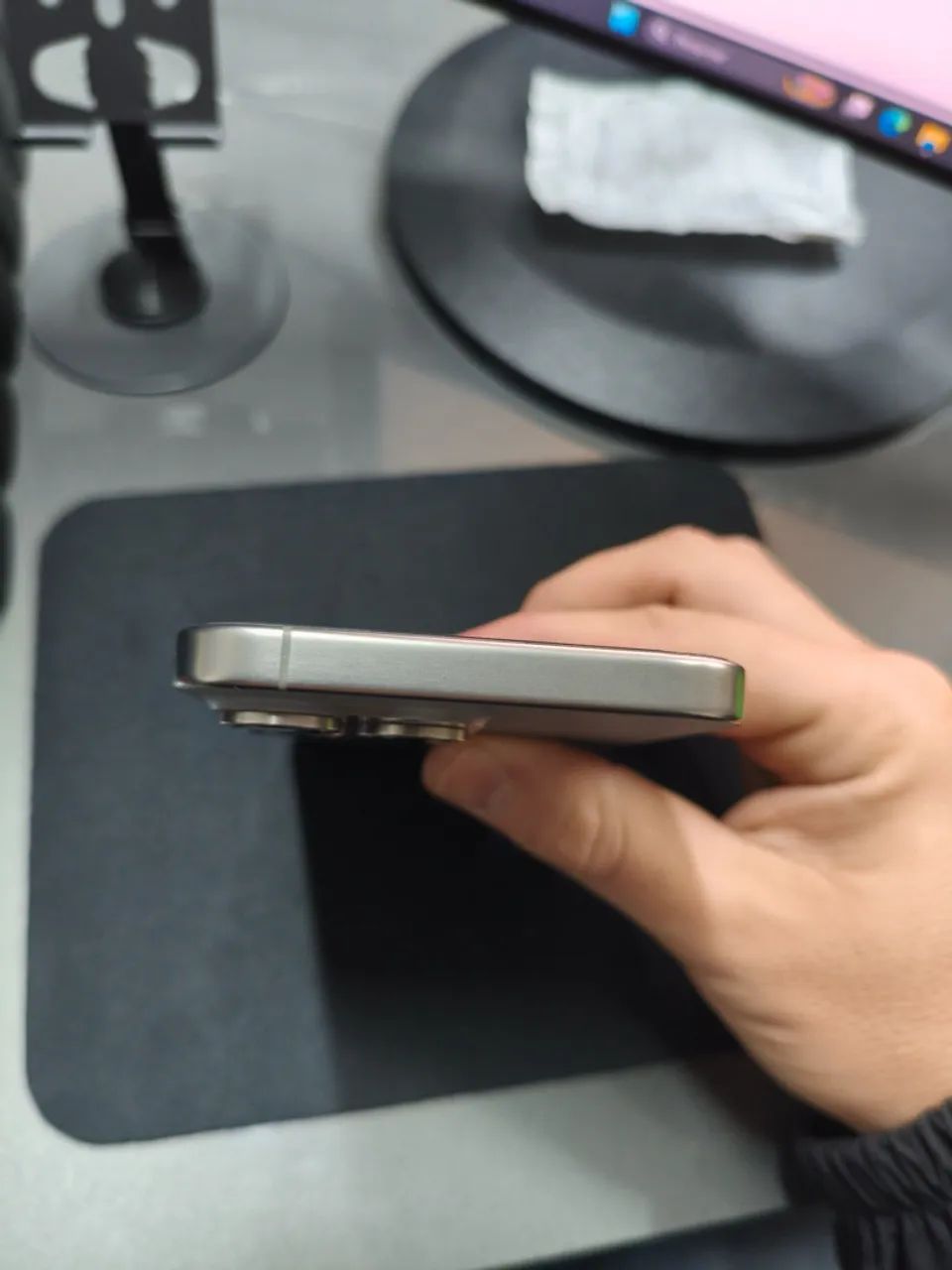 iPhone 15 pro Max 256gb Titânio Natural - Foto 2