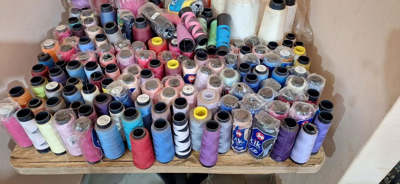 Lote de linhas de costura - Foto 2