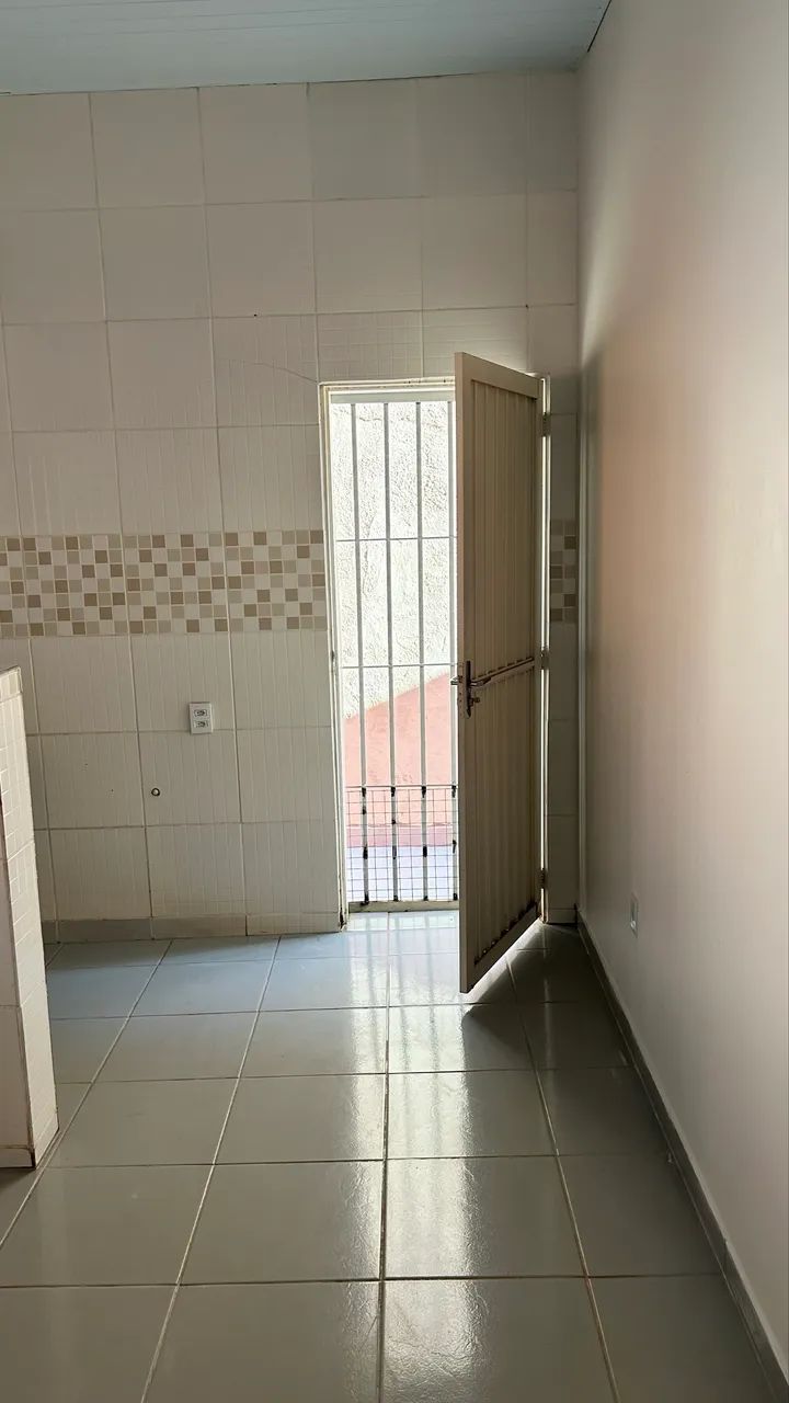 Aluga-se casa confortável e bem localizada. - Foto 4