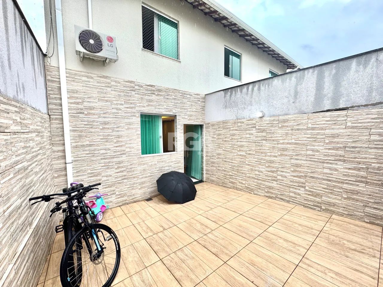 CASA GEMINADA COM 2 QUARTOS E 1 VAGA  COPACABANA - Foto 2
