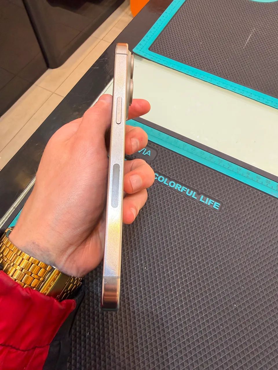 iPhone 15 Pro Max 256GB - Titânio - Foto 2