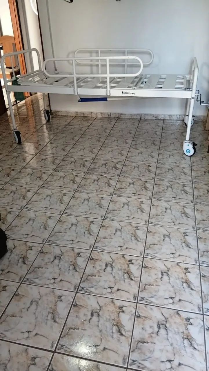 Cama Hospitalar - Semi Nova - Foto 3