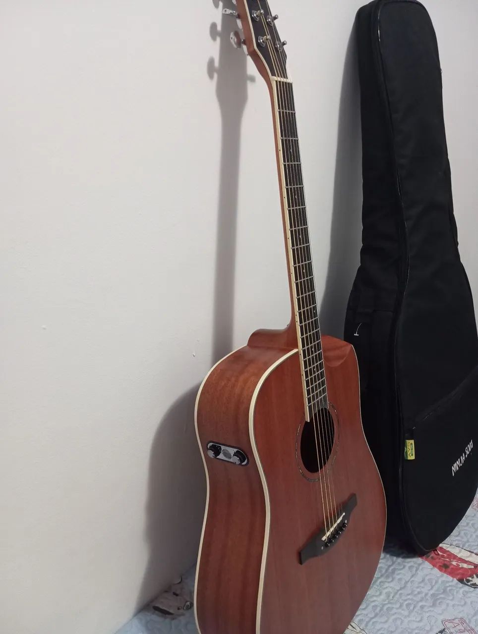 Violão  com efeito 