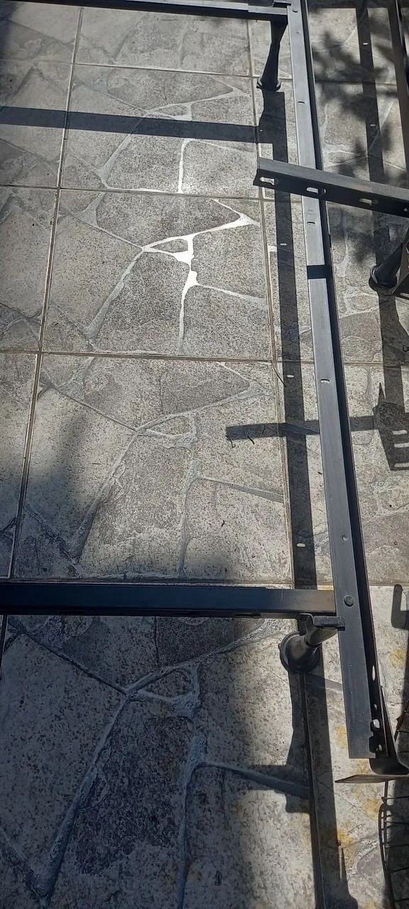 Base de ferro para cama solteiro - Foto 2