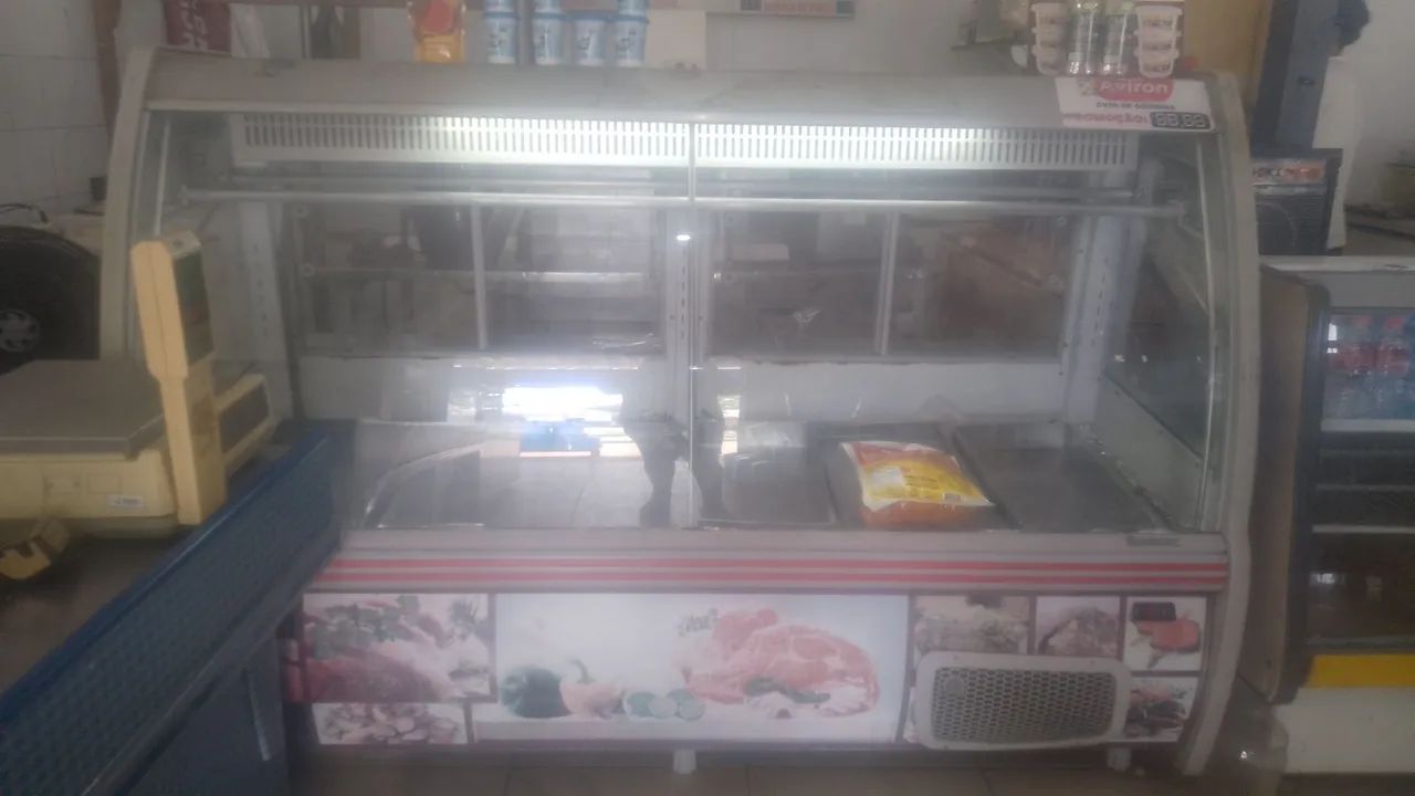 Balcão expositor de carnes
