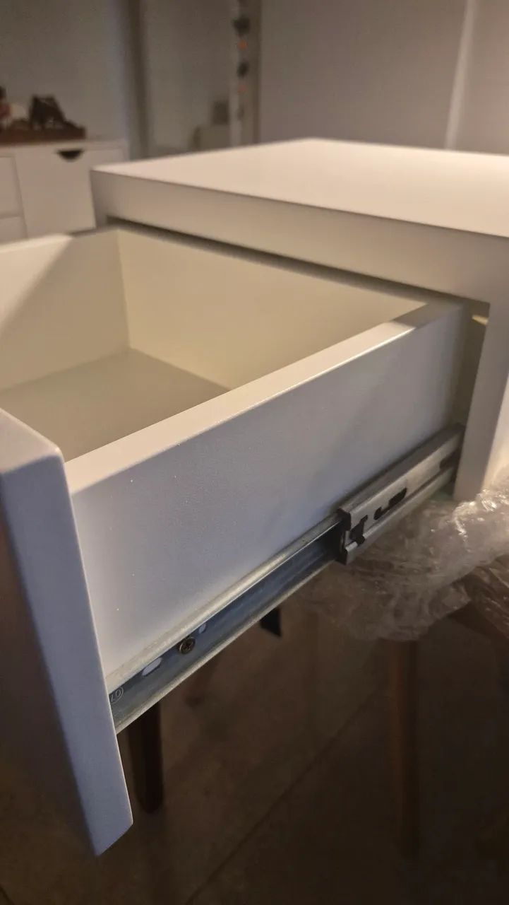 Mesa de cabeceira suspensa com gaveta  - Foto 2