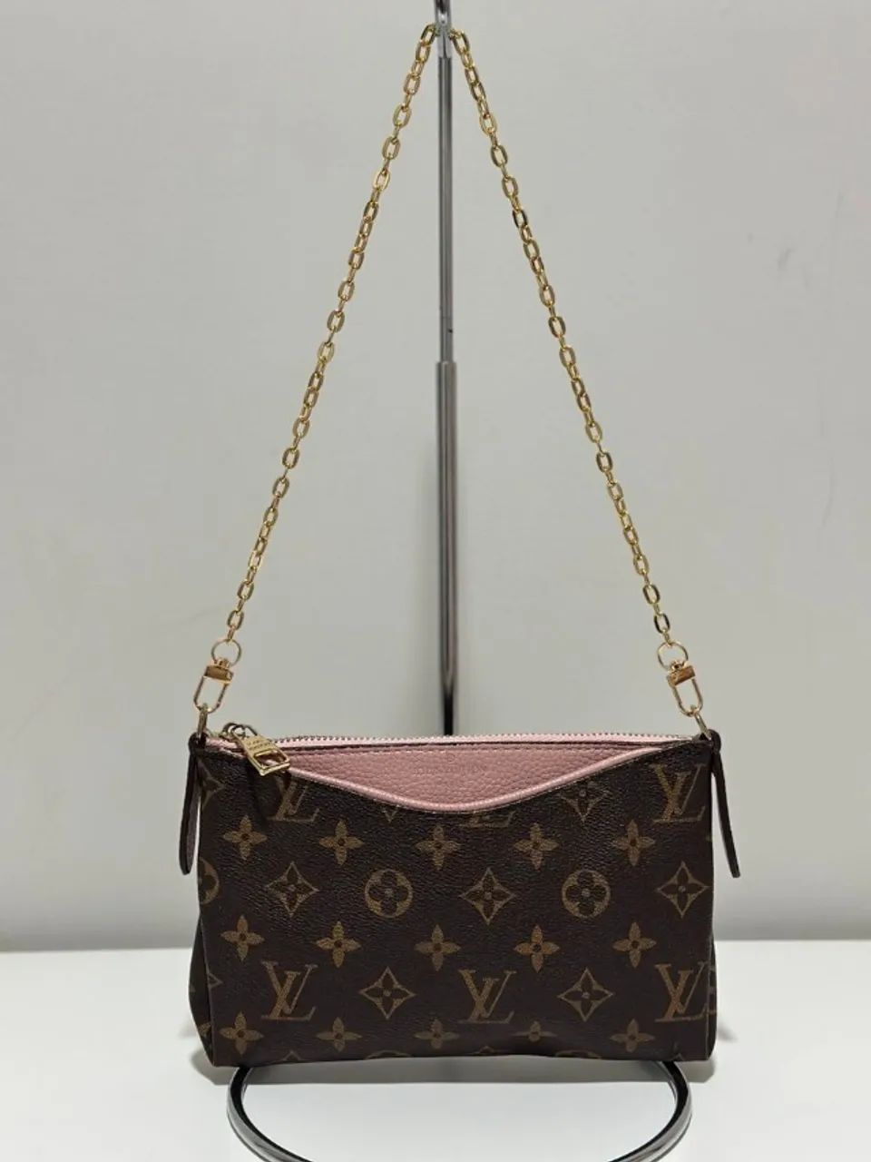 bolsa louis vuitton monogram pallas clutch