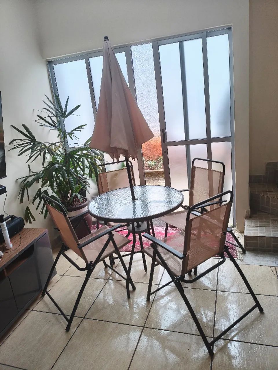 Conjunto para Jardim Mesa, 4 Cadeiras e Ombrelone 