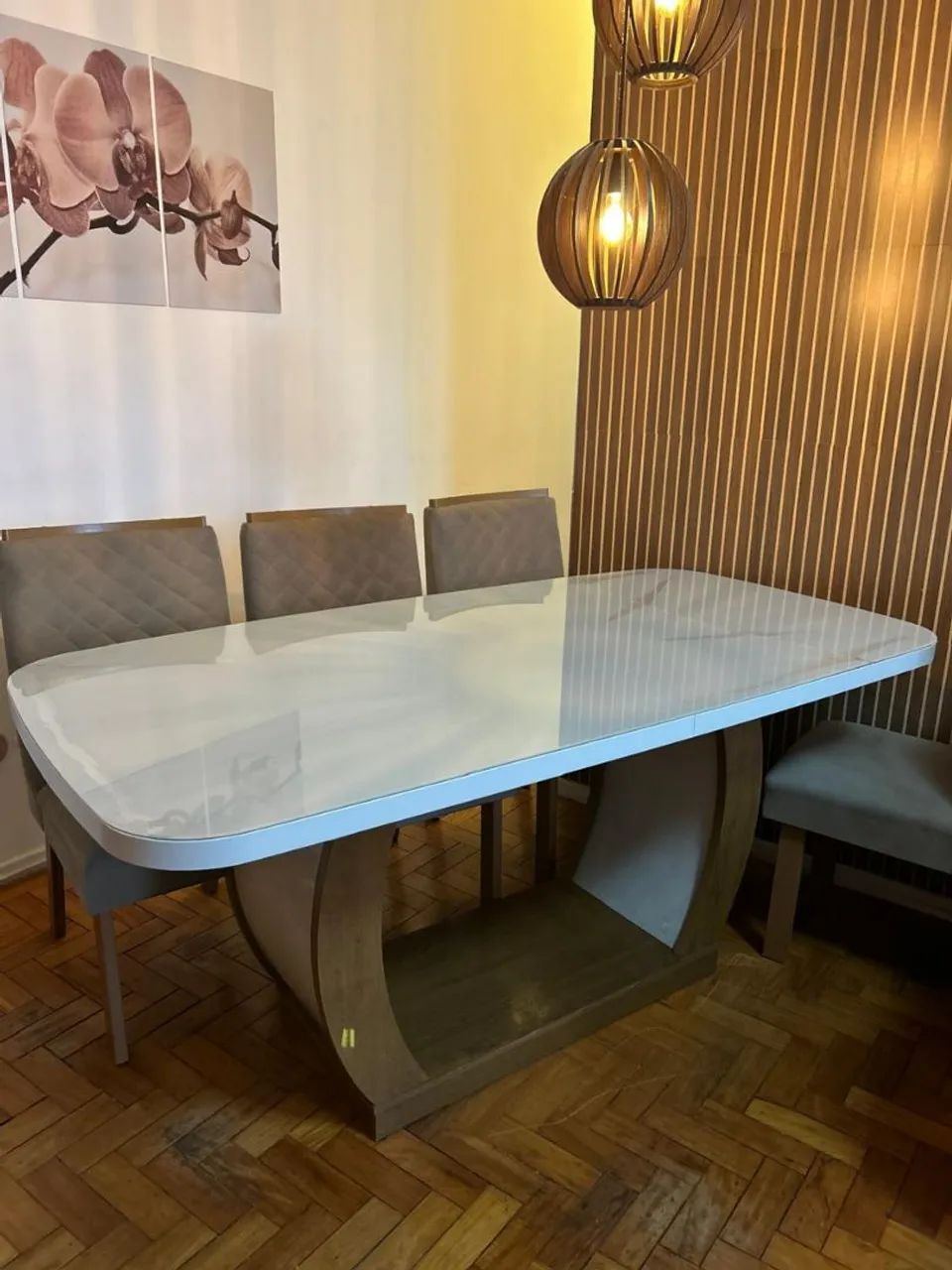 Mesa de seis lugares 