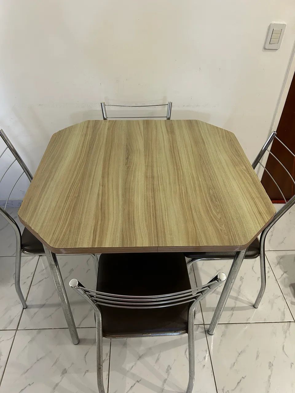 Mesa com 4 cadeiras  - Foto 3