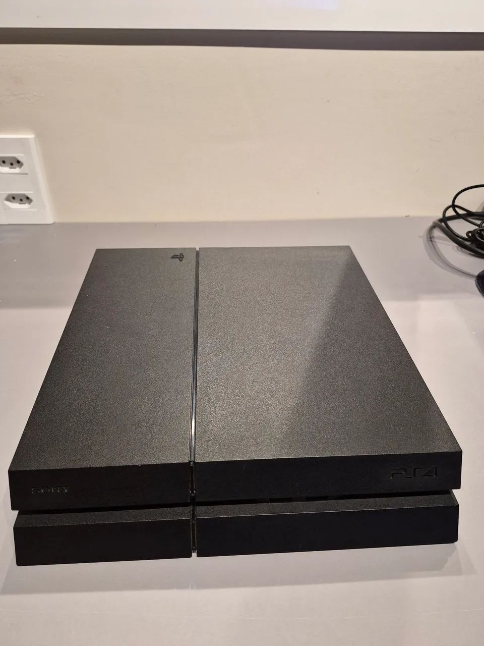 Vendo PlayStation 4 com 2 jogos - Foto 3