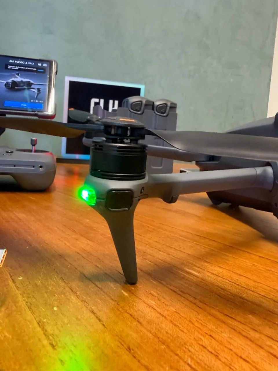 Drone DJI Mavic 4 Pro Flymore Combo RC Pro 2 Usado - Foto 3