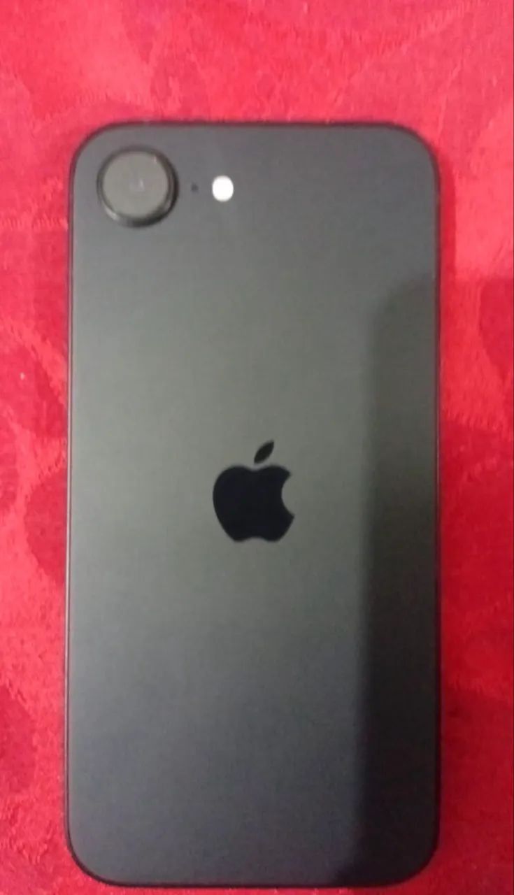 iPhone 16e, Bateria 100%  - Foto 2