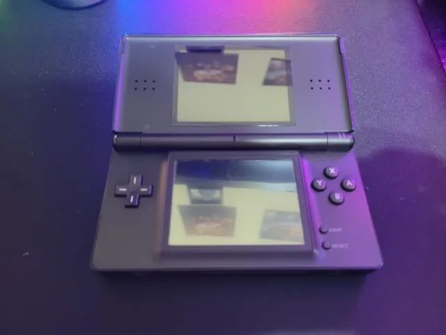 Nintendo DS Lite Onyx Black + Mario Kart DS + LEGO Piratas do