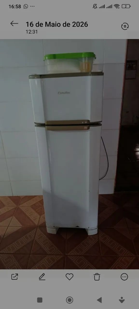 Geladeira tá com defeito 